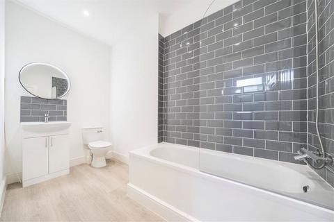 1 bedroom semi-detached house to rent, Malpas Road, London SE4