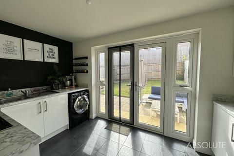 2 bedroom end of terrace house to rent, Juniper Close, Paignton, TQ4