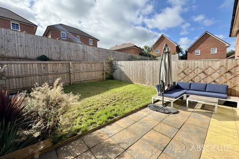 2 bedroom end of terrace house to rent, Juniper Close, Paignton, TQ4