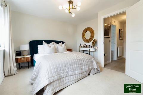 5 Olvega Drive, Buntingford, SG9 9FJ