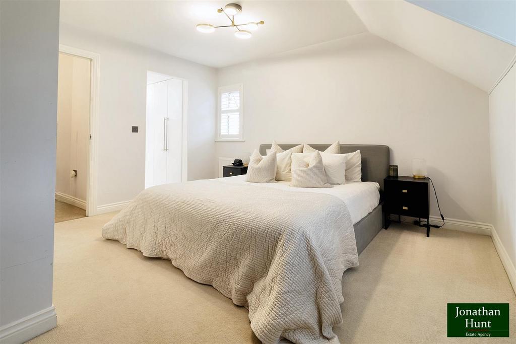 Principal bedroom