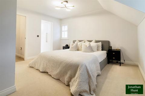 5 Olvega Drive, Buntingford, SG9 9FJ