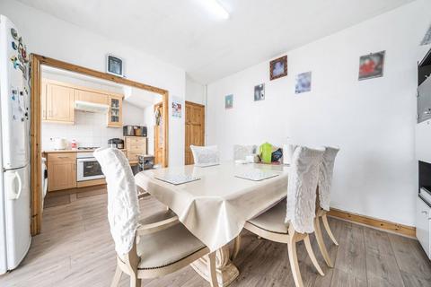 3 bedroom terraced house for sale, Hallowell Close, Mitcham, CR4
