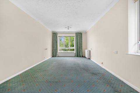undefined, Farm Close, Staines-upon-Thames, TW18