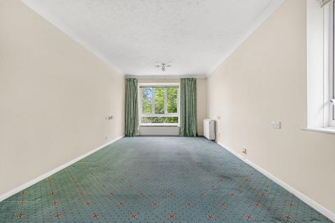 1 bedroom retirement property for sale, Farm Close, Staines-upon-Thames, TW18