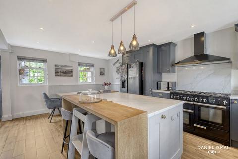 23 Bowfell Drive, Langdon Hills, Basildon, SS16 6SE