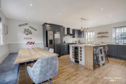 23 Bowfell Drive, Langdon Hills, Basildon, SS16 6SE