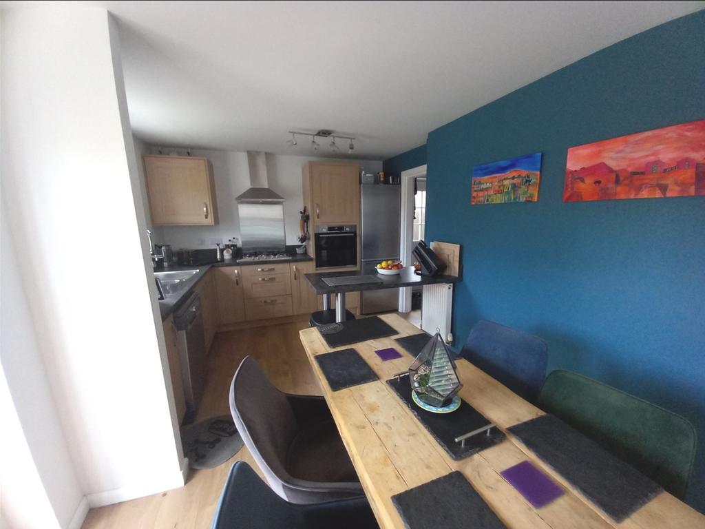 Dining kitchen