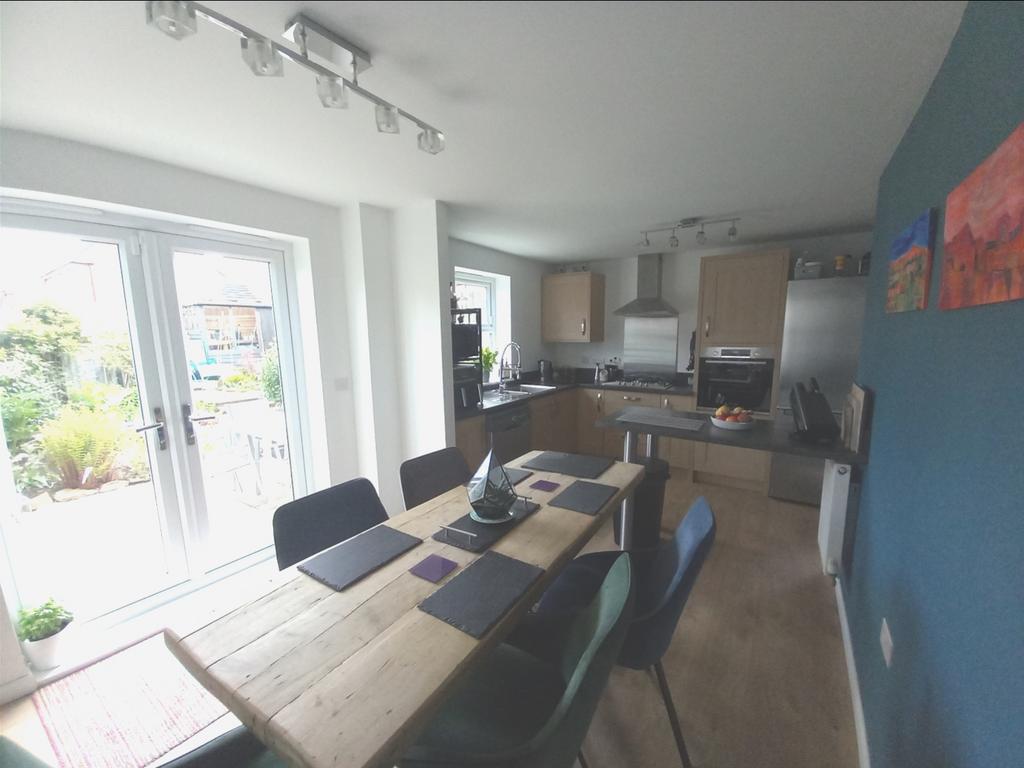 Dining kitchen