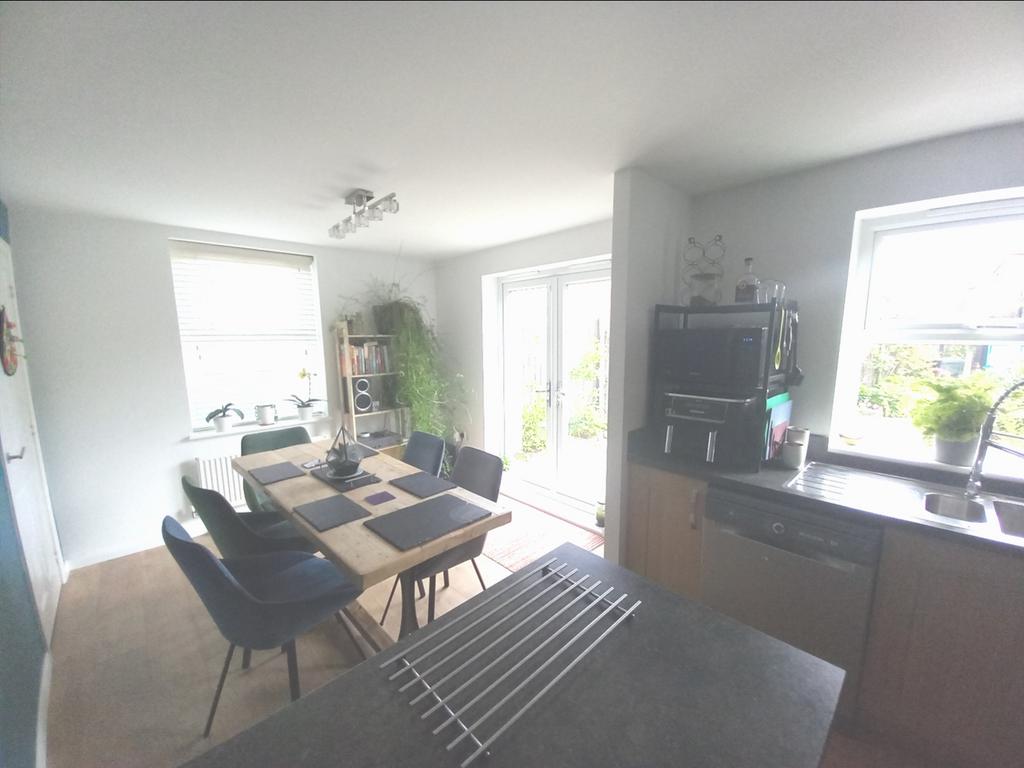 Dining kitchen