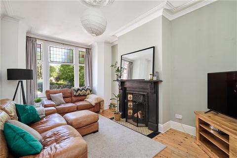 12 Brookfield Place, Leeds, LS6 4EH