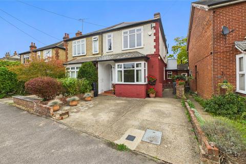 65 Grasmere Road, Lightwater, GU18 5TL