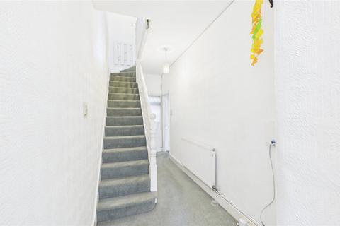 65 Grasmere Road, Lightwater, GU18 5TL