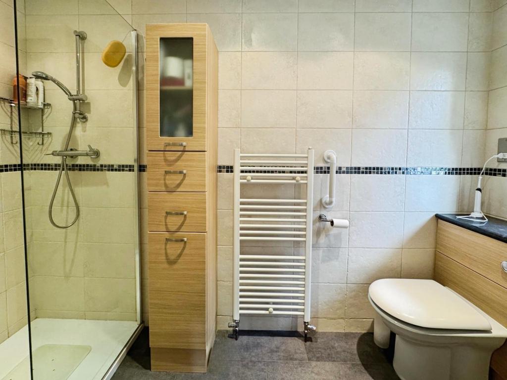 Bedroom One En Suite.png