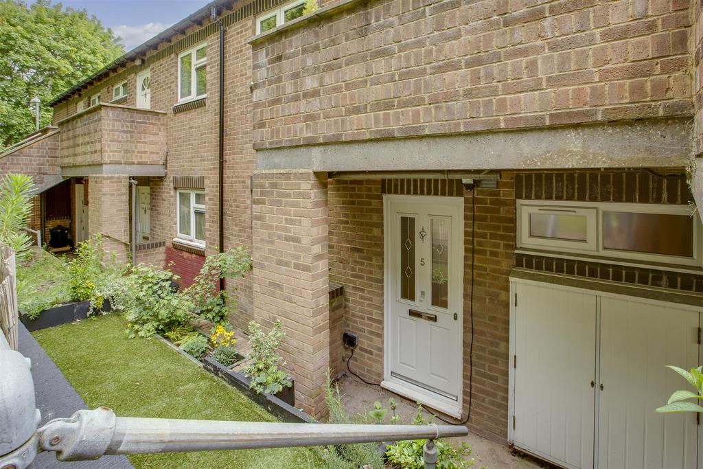 5 Malvern Close, HP13 5 SA-10.jpg