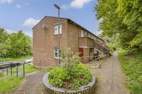 undefined, Malvern Close, High Wycombe HP13