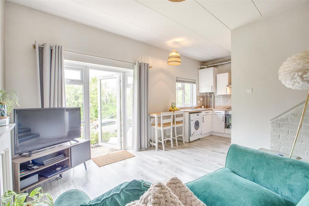 5 Malvern Close, HP13 5 SA-8.jpg