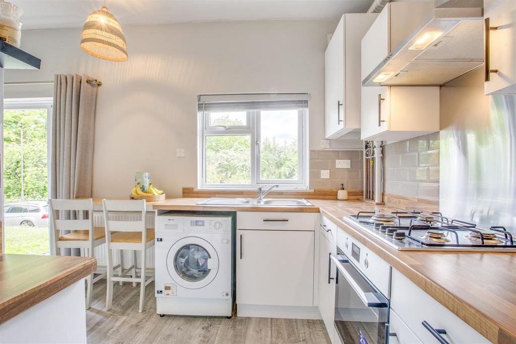 5 Malvern Close, HP13 5 SA-6.jpg