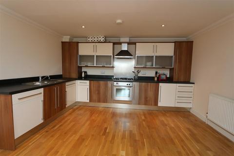 2 bedroom apartment to rent, Devonshire Road, Bexleyheath