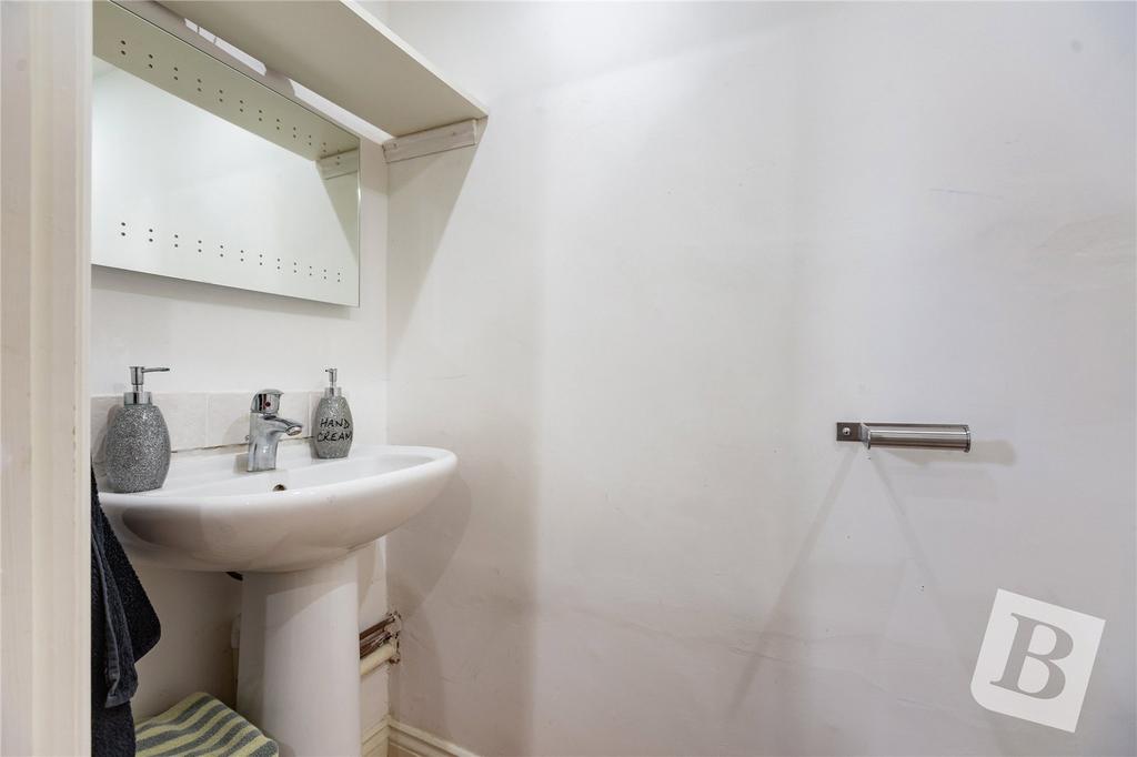 Annexe Cloakroom