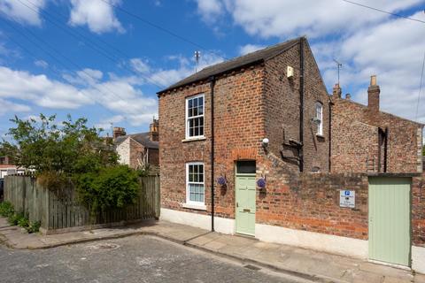 2 bedroom detached house to rent, Cobble Court Mews, York
