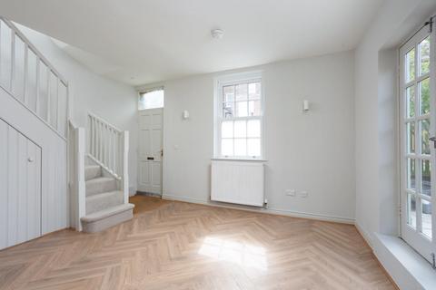 2 bedroom detached house to rent, Cobble Court Mews, York