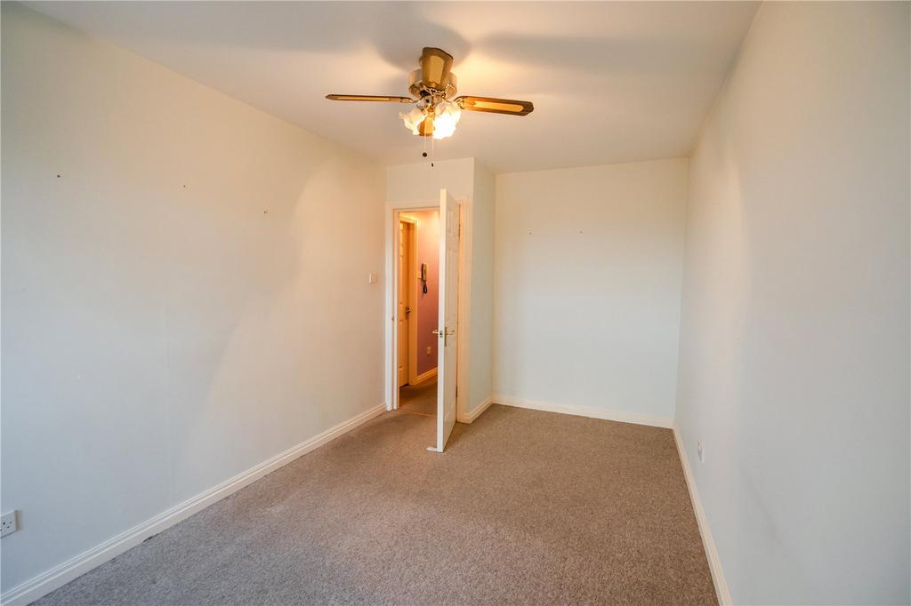 Bedroom 2 (2)