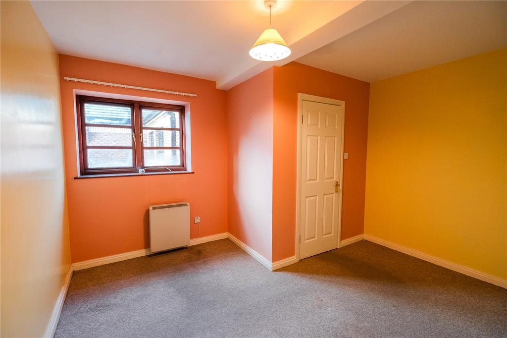 Bedroom 1 (2)
