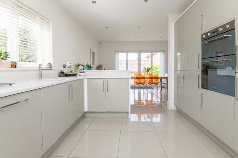 3 Coleberd Close, Ottery St Mary, EX11 1FJ