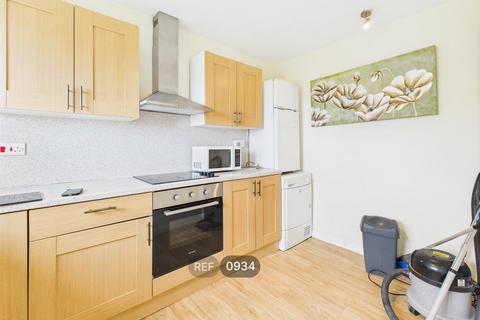 2 bedroom apartment to rent, Lawson Court, High Street, HU1 1HA