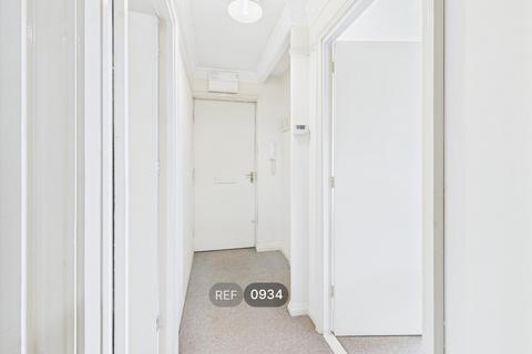 2 bedroom apartment to rent, Lawson Court, High Street, HU1 1HA