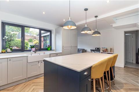 37 Ashmead Drive, Cofton Hackett, Birmingham, B45 8AB