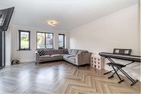 37 Ashmead Drive, Cofton Hackett, Birmingham, B45 8AB