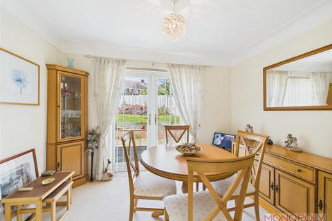 21 Bickleywood Drive, Wrexham, LL13 9XA