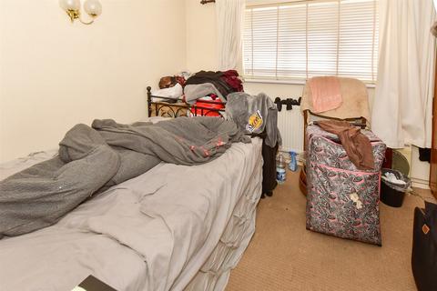 5 Sapphire Close, Dagenham, RM8 1UF