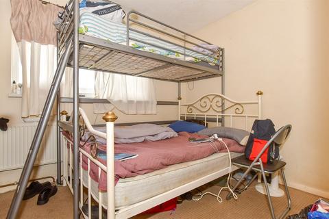 5 Sapphire Close, Dagenham, RM8 1UF