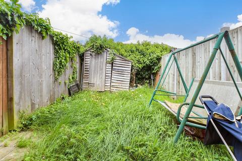 5 Sapphire Close, Dagenham, RM8 1UF