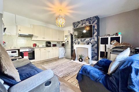 4 Albert Street, Queensbury, Bradford, BD13 1AT