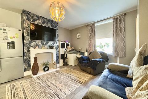 4 Albert Street, Queensbury, Bradford, BD13 1AT