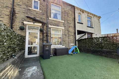 4 Albert Street, Queensbury, Bradford, BD13 1AT