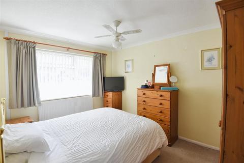 2 bedroom semi-detached bungalow for sale, Maple Way, Gillingham