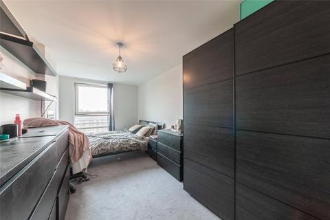 2 bedroom apartment for sale, Admiral House, 19 St George Wharf SW8