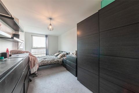 2 bedroom flat for sale, St. George Wharf, London SW8