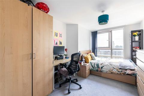 2 bedroom flat for sale, St. George Wharf, London SW8