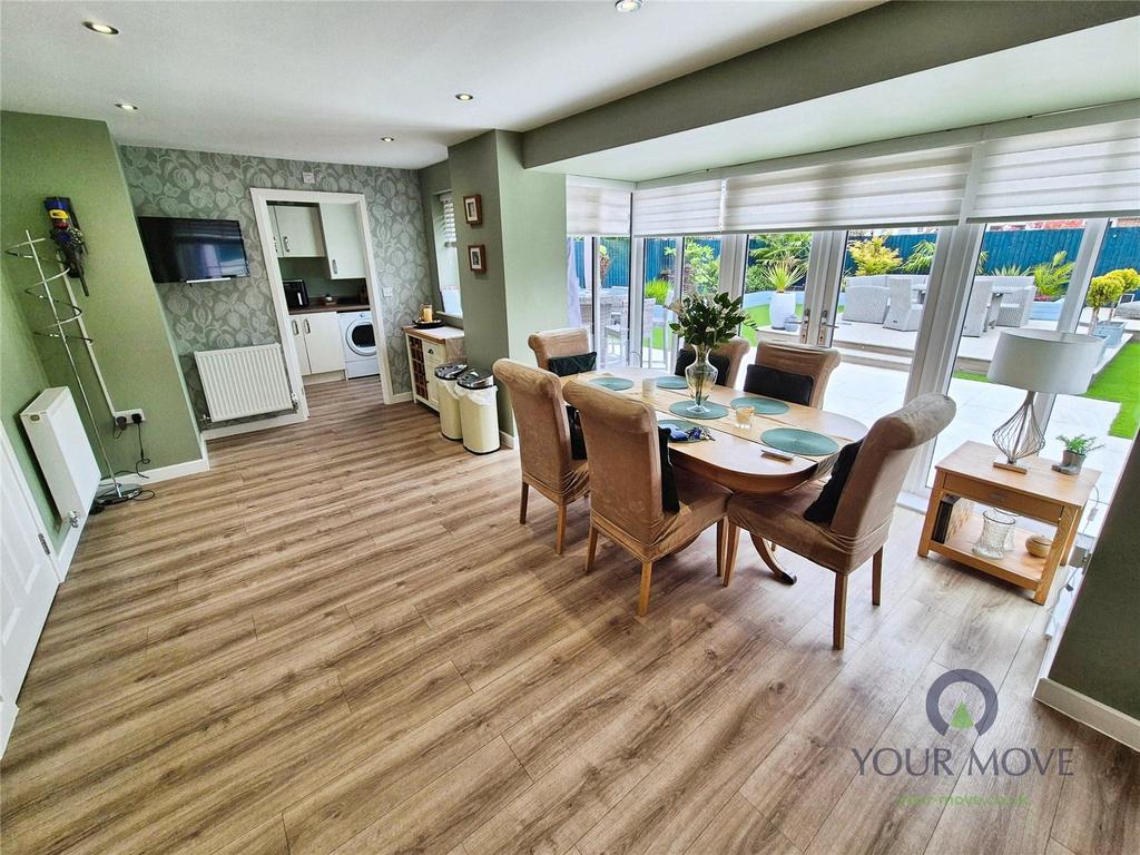 Kitchen/Dining Area