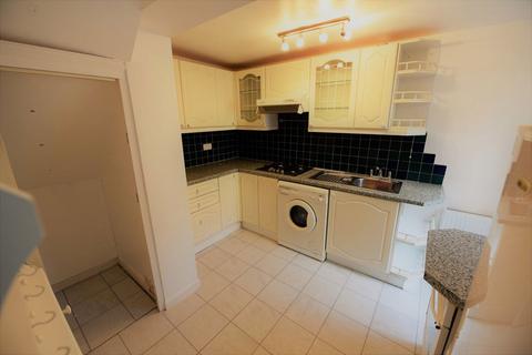 3 bedroom house to rent, 35 Bentley Grove