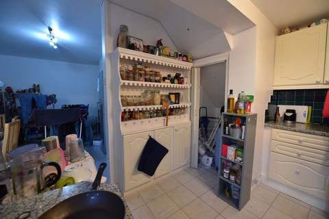 3 bedroom house to rent, 35 Bentley Grove
