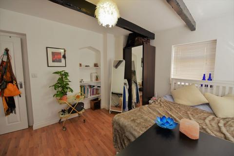 3 bedroom house to rent, 35 Bentley Grove
