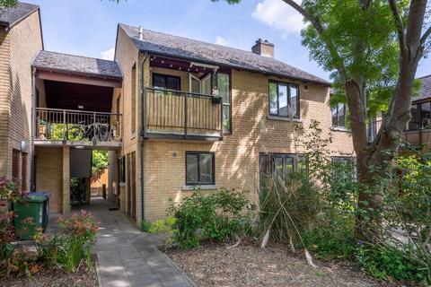 8 Erasmus Close, Cambridge, CB4 3TJ