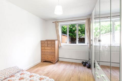 8 Erasmus Close, Cambridge, CB4 3TJ